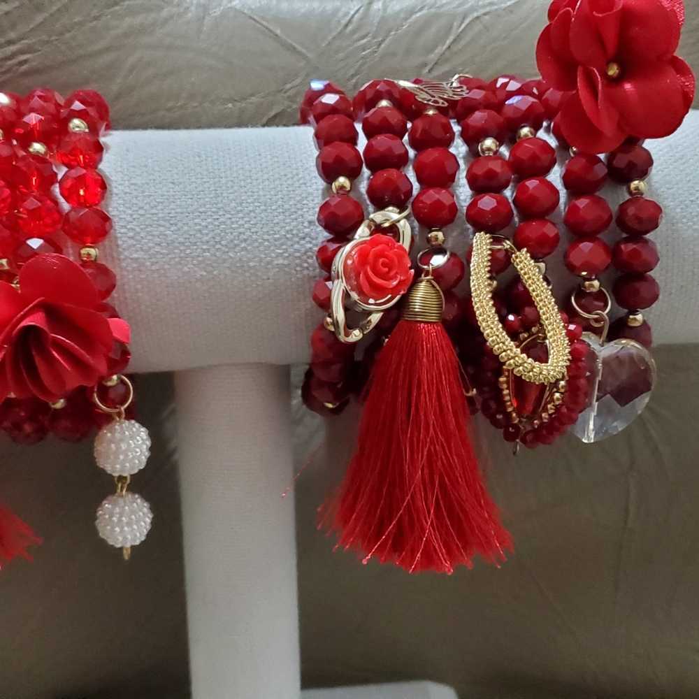 Bracelets - Picture 3 of 9
